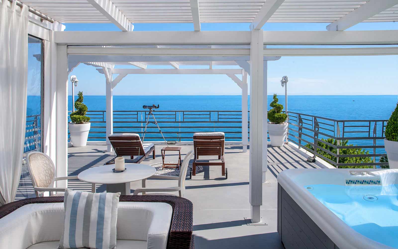 Panorama Suites & Spa